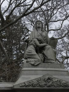 GriefStatue2