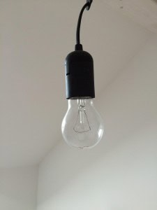 SingleLightBulb